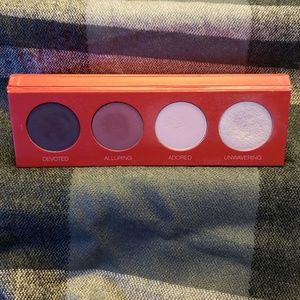 Younique Beloved Pressed Shadow Quad - Beloved